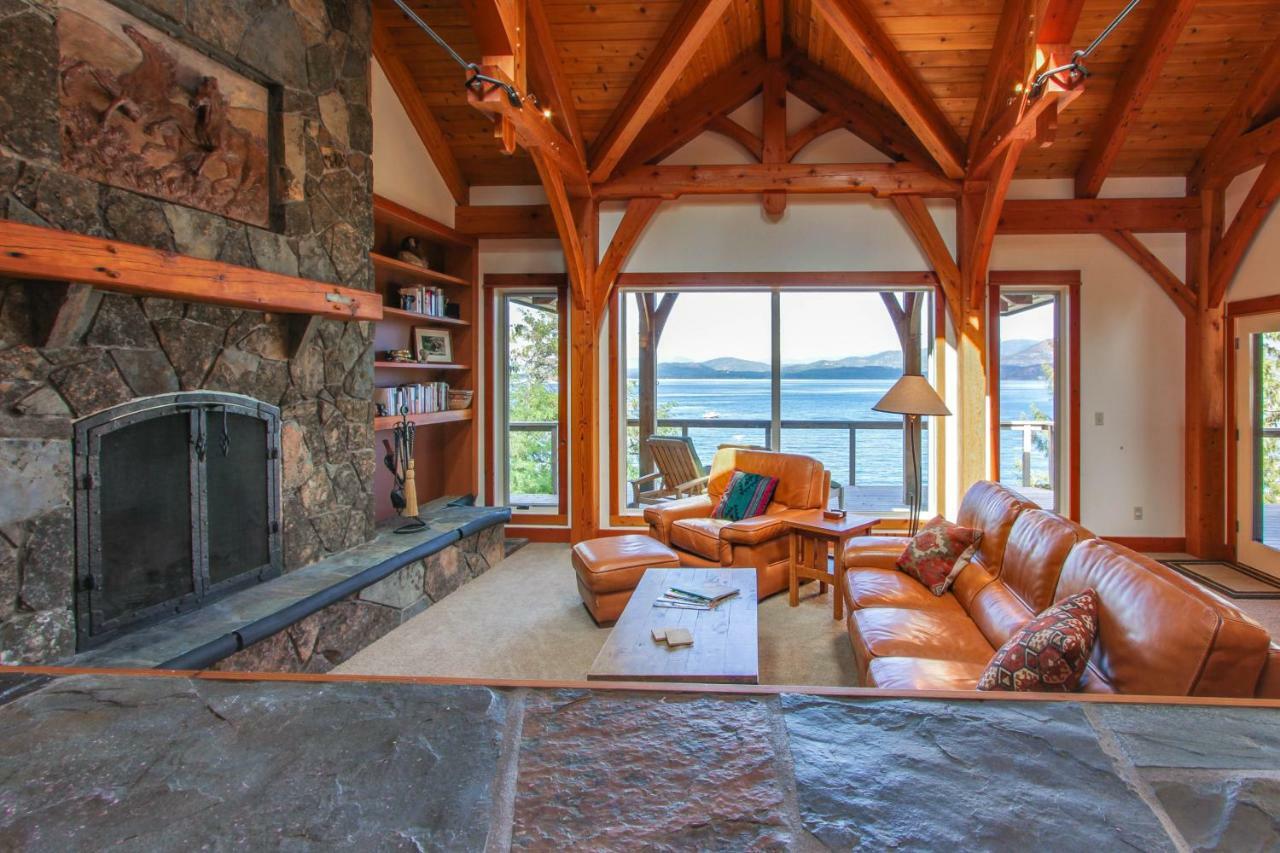 Bottle Bay Lakefront Lodge 桑德波因特 外观 照片