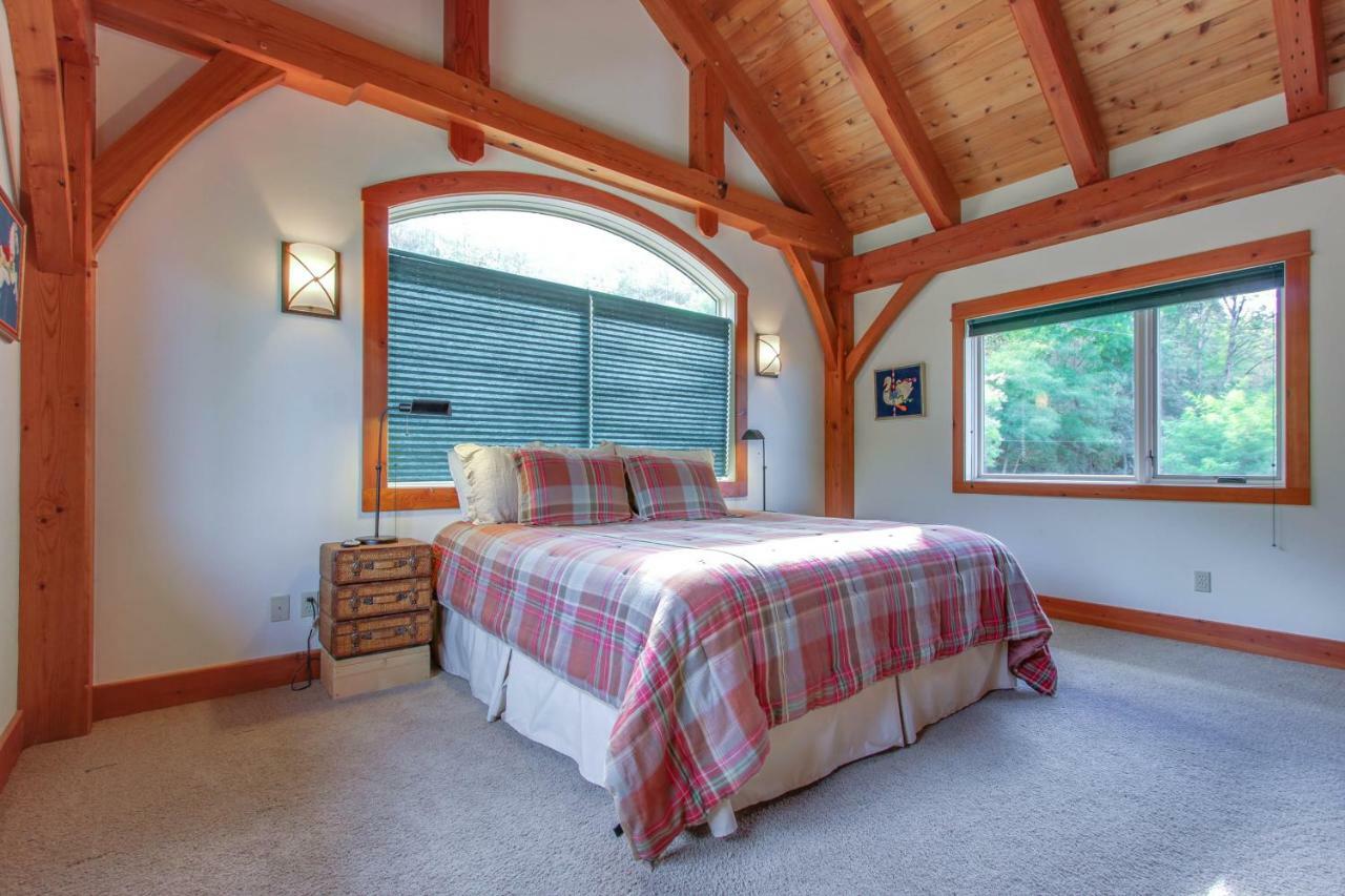 Bottle Bay Lakefront Lodge 桑德波因特 外观 照片