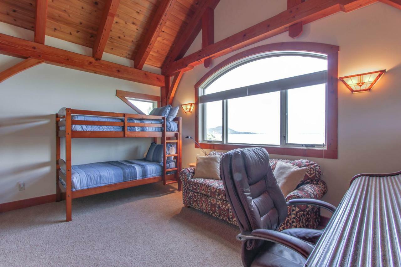 Bottle Bay Lakefront Lodge 桑德波因特 外观 照片