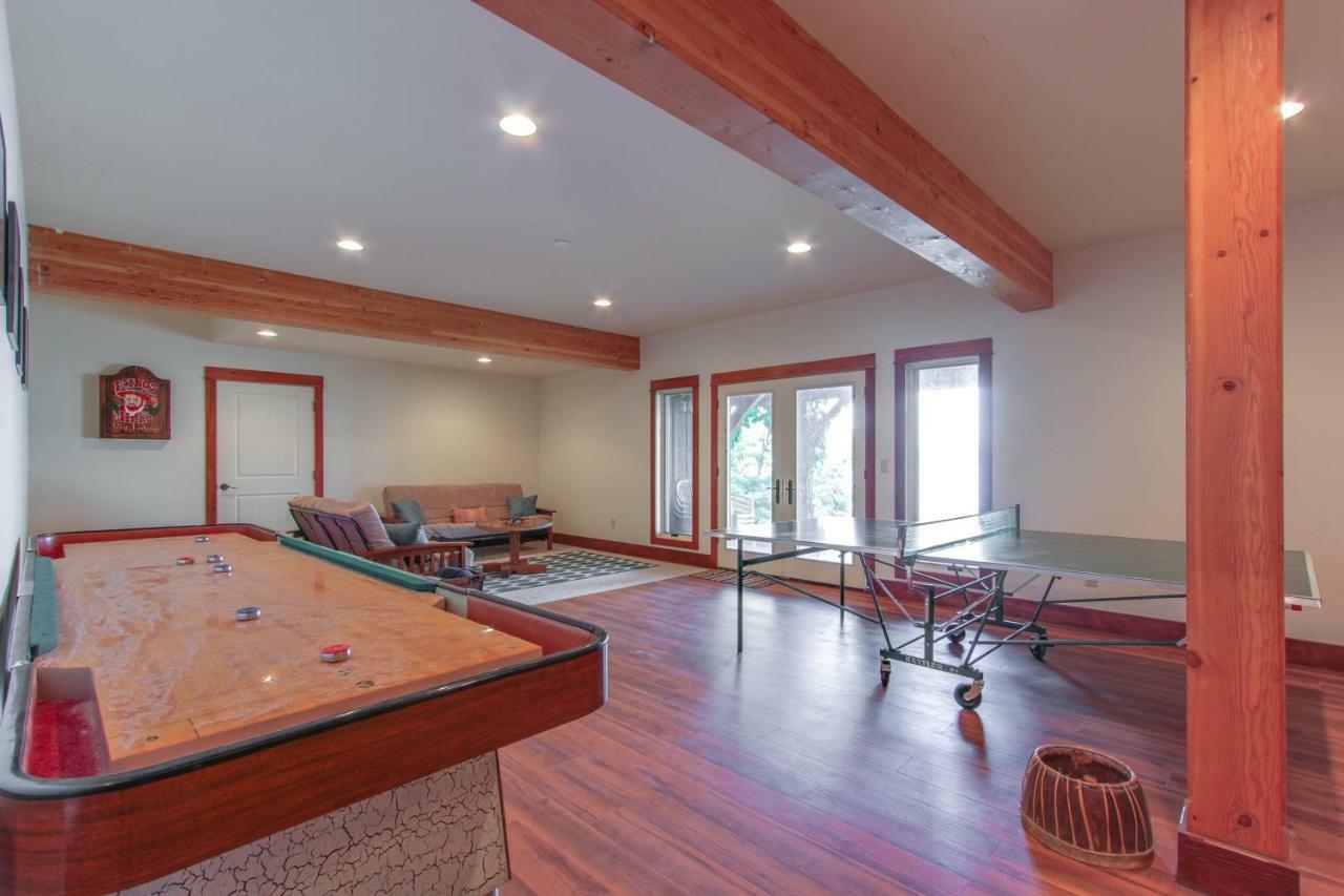 Bottle Bay Lakefront Lodge 桑德波因特 外观 照片